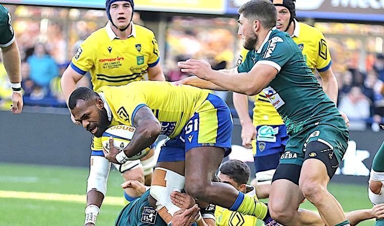 Rugby : la Section Paloise laminée à Clermont en Top 14